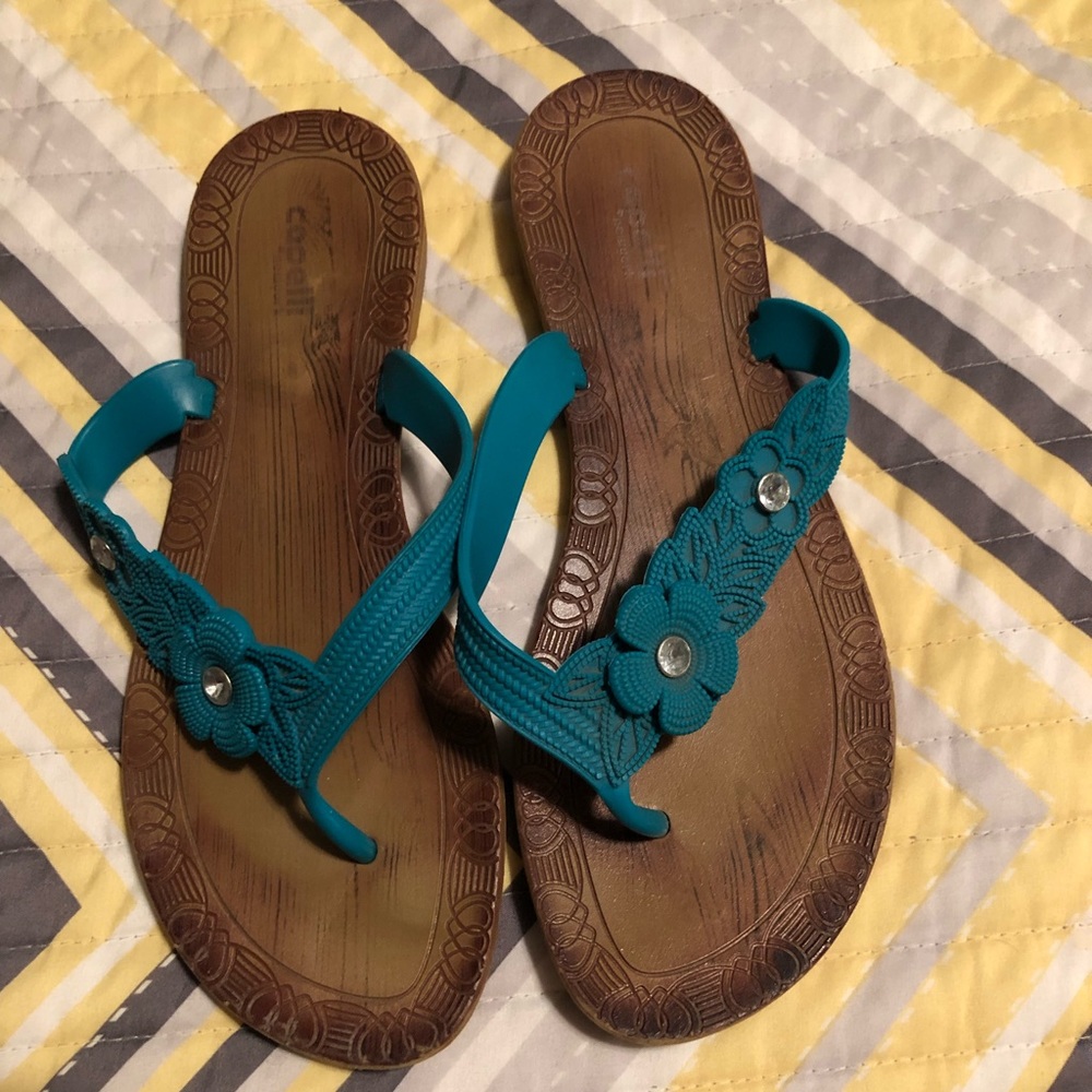 🌼PRICE DROP🌼Teal flower flip flops